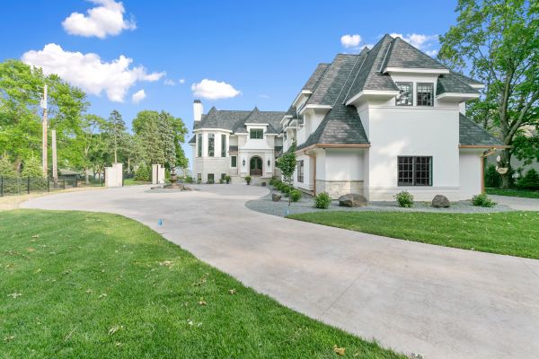 Cost of Concrete Driveway Installation in Naples