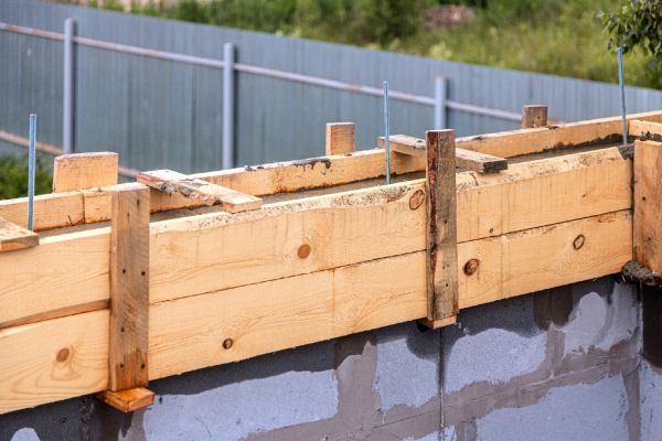 Cost of Poured Wall Construction in Naples