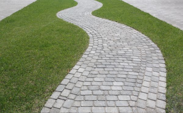 Cost of Walkway Paving in Naples