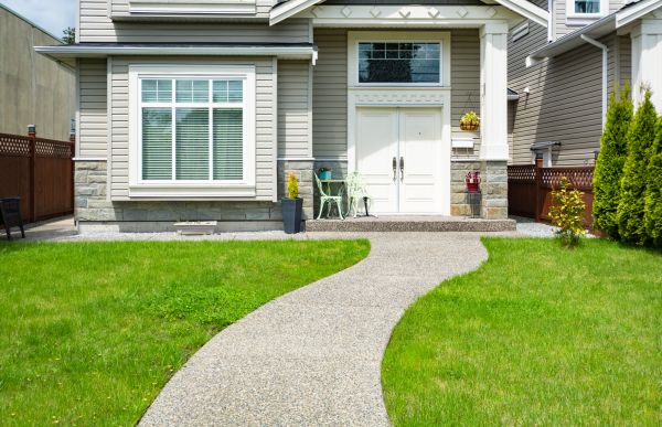 Cost of Concrete Path Construction in Naples