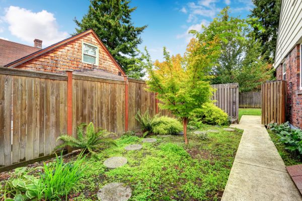 Cost of Backyard Walkway Construction in Naples