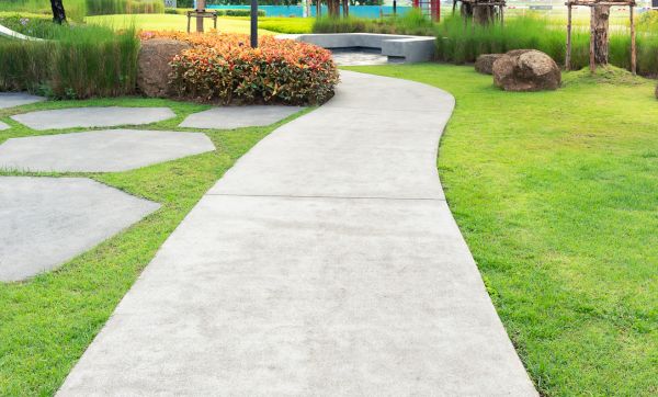 Cost of Concrete Sidewalk Installation in Naples